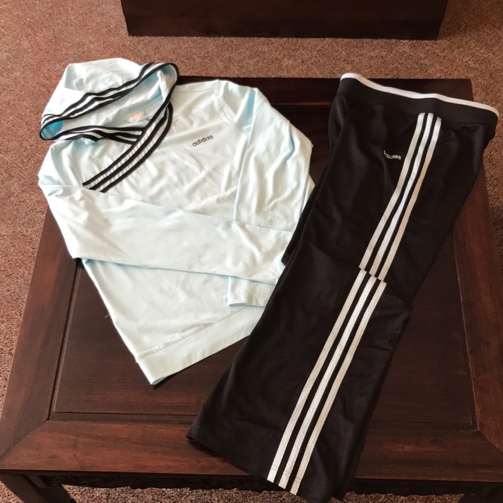 ADIDAS LIKE NEW CONDITION 2 PIECE TRACK SUIT LARGE
